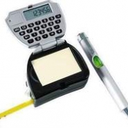 Набор  4 в 1  для ношения на поясе: калькулятор, фонарик, рулетка, бумажныйблок, ручка-уровень