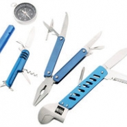 Набор инструментов: мультиинструмент-пассатижи, фонарик, компас, ключгаечный, нож с 5 лезвиями, синий