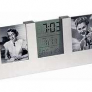 Часы с термометром, датой и двумя рамками для фотографий 4х5 см